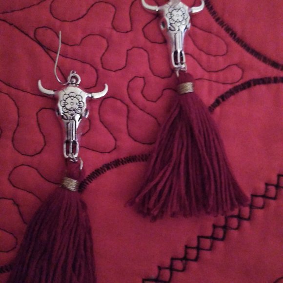 Tassel Earrings Burgundy - Picture 2 of 5